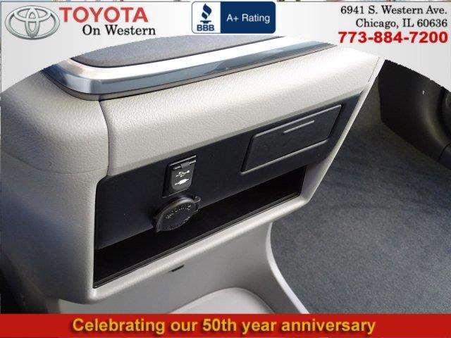 Toyota Sienna 2017 photo 18